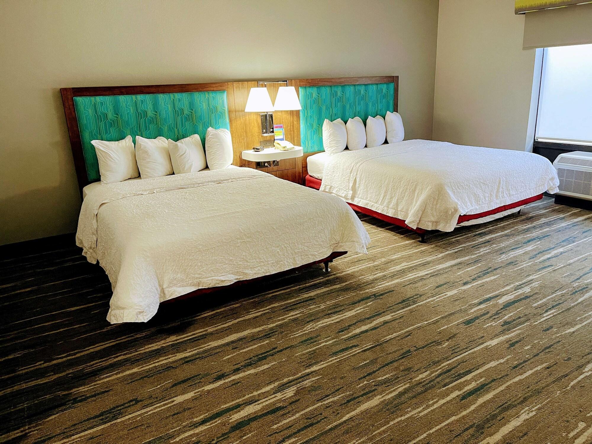 Hampton Inn & Suites Pensacola I-10 N At University Town Plaza Buitenkant foto