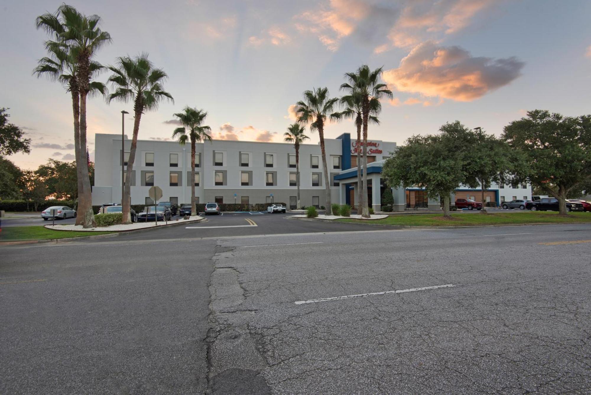 Hampton Inn & Suites Pensacola I-10 N At University Town Plaza Buitenkant foto